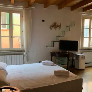 Whouse Gold Towers , Bologna Italia